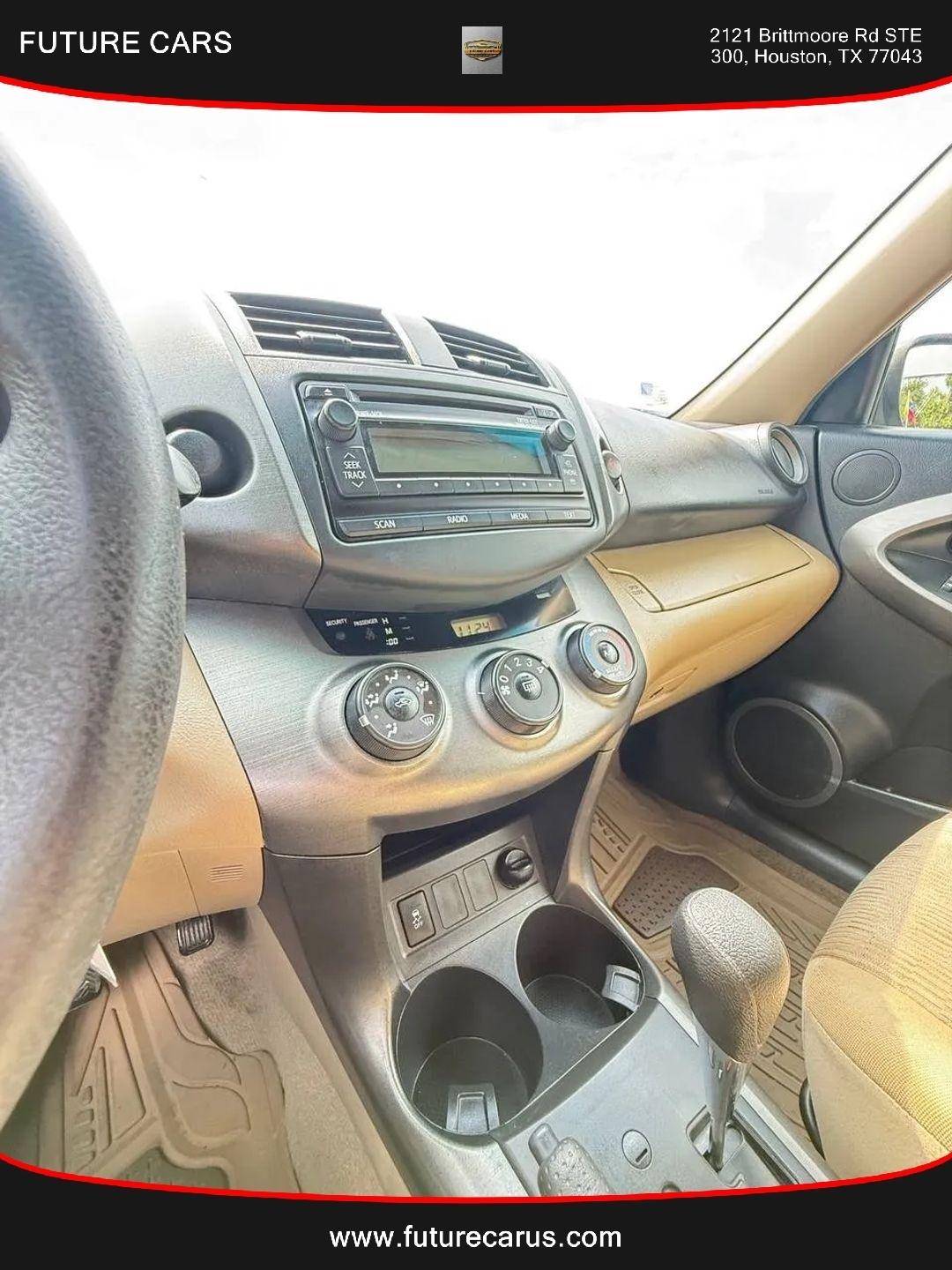 Toyota RAV4  2012