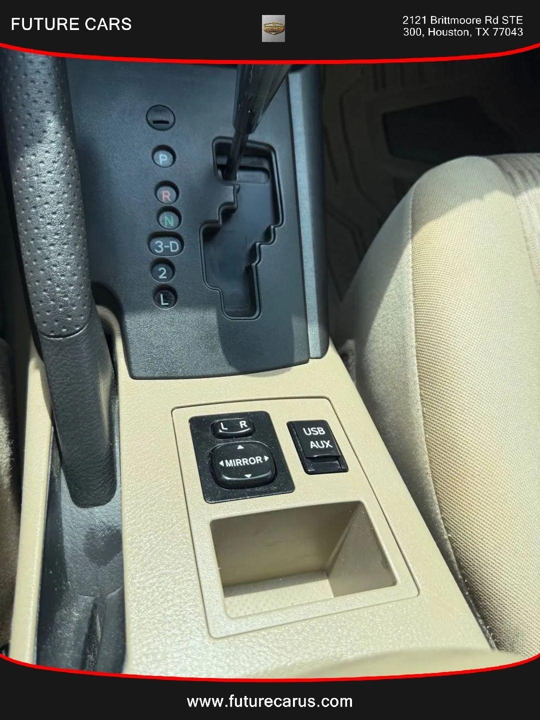 Toyota RAV4  2012