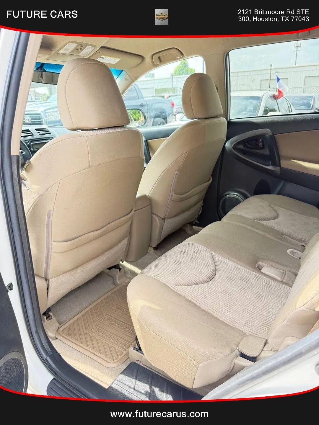 Toyota RAV4  2012