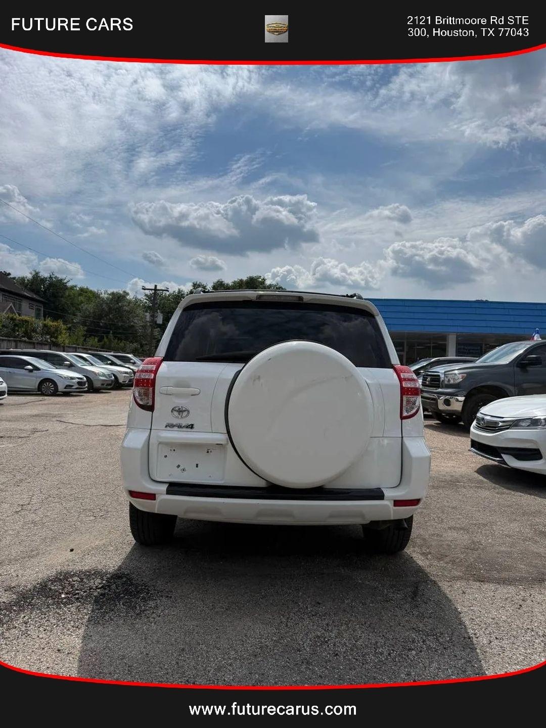 Toyota RAV4  2012