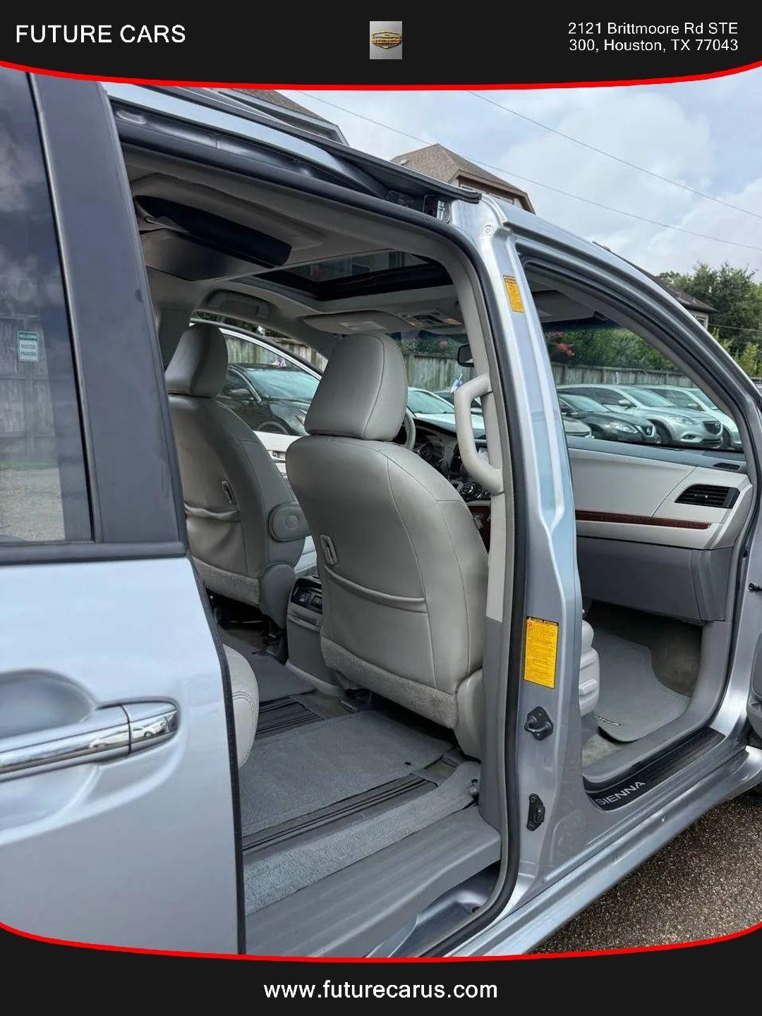 Toyota Sienna  2014