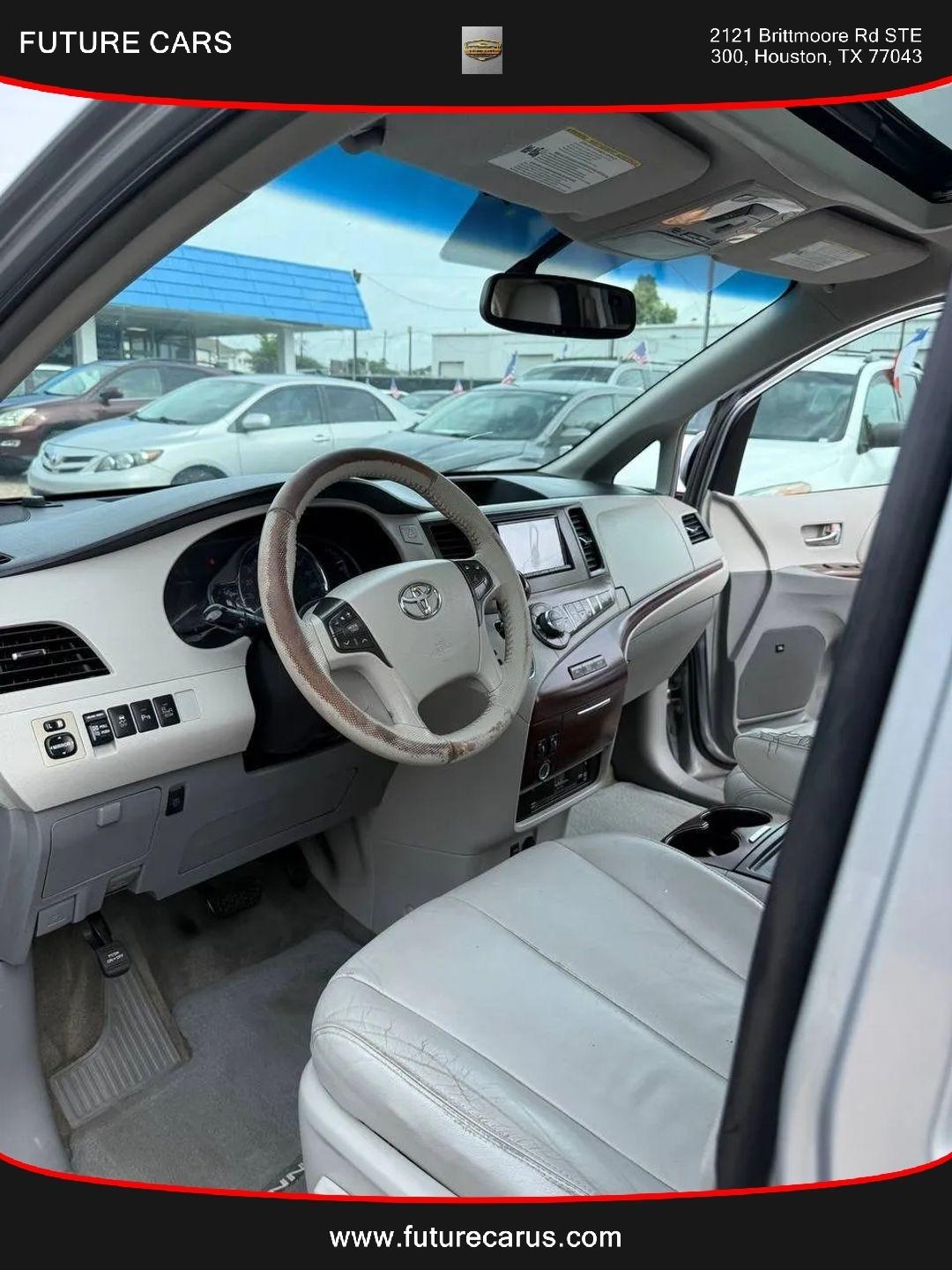 Toyota Sienna  2014