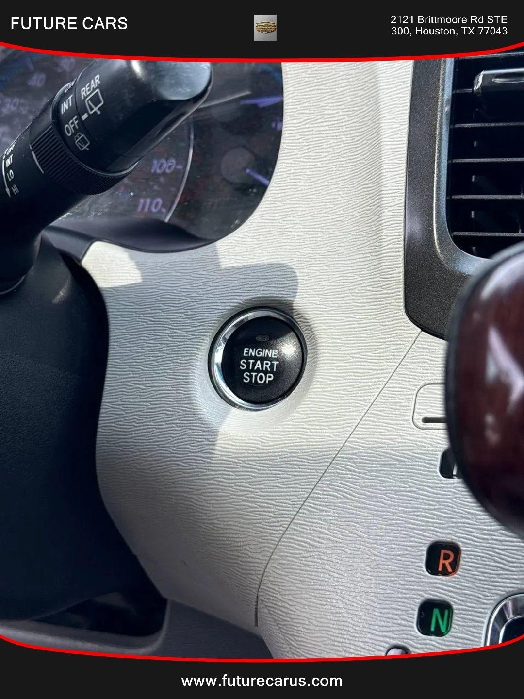 Toyota Sienna  2014