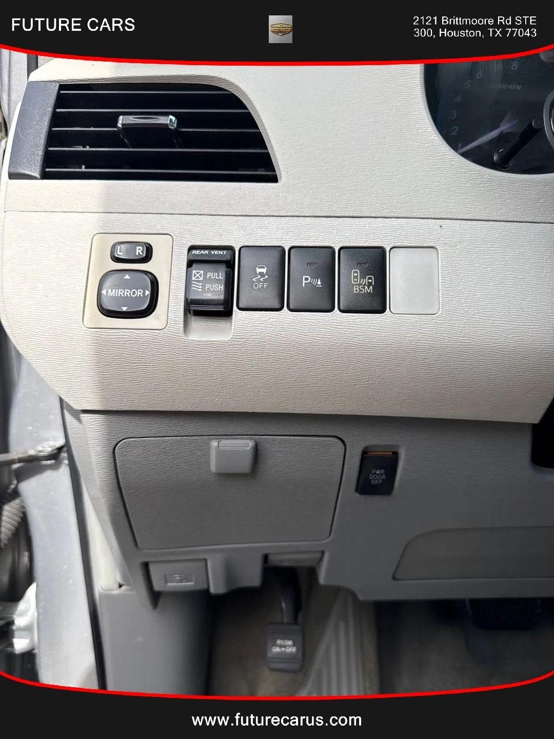 Toyota Sienna  2014