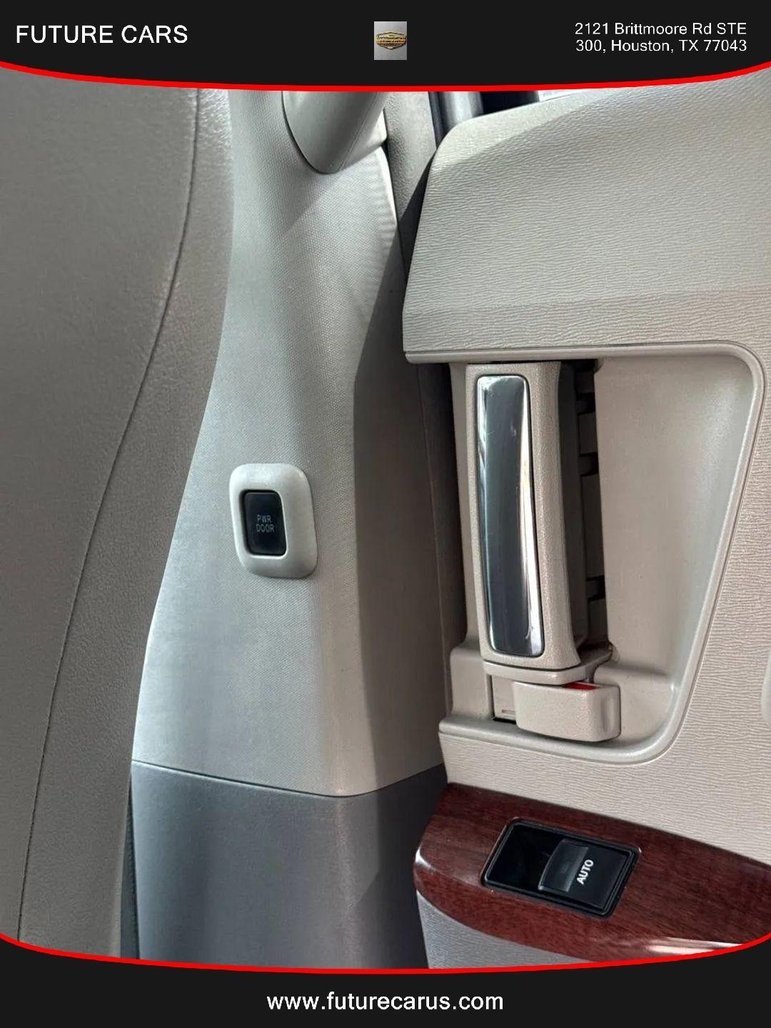 Toyota Sienna  2014