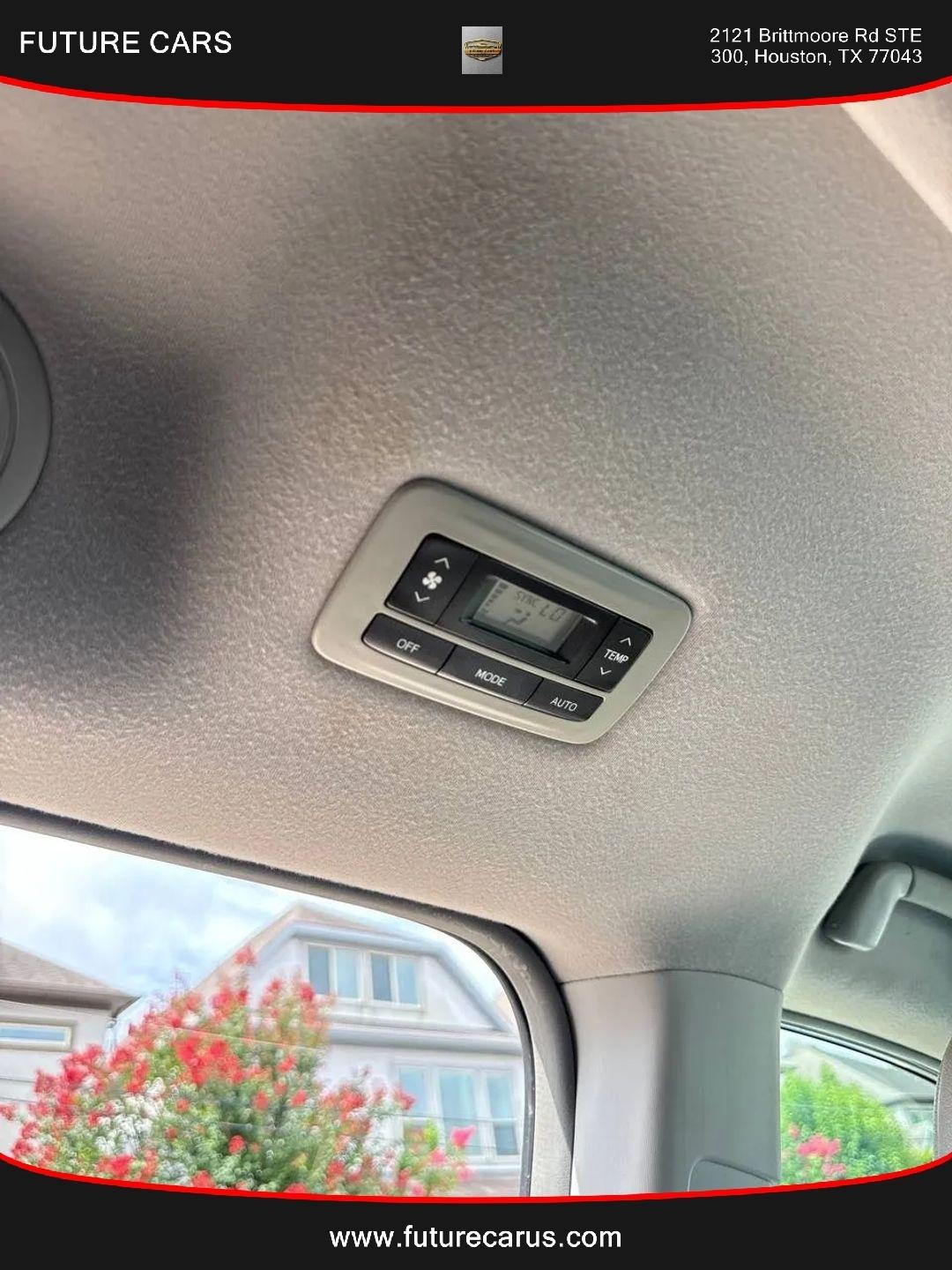 Toyota Sienna  2014