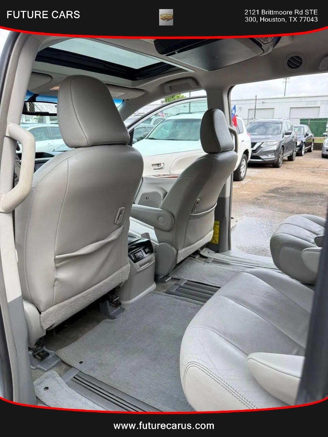 Toyota Sienna  2014