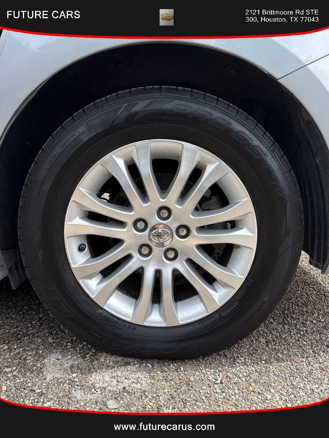 Toyota Sienna  2014