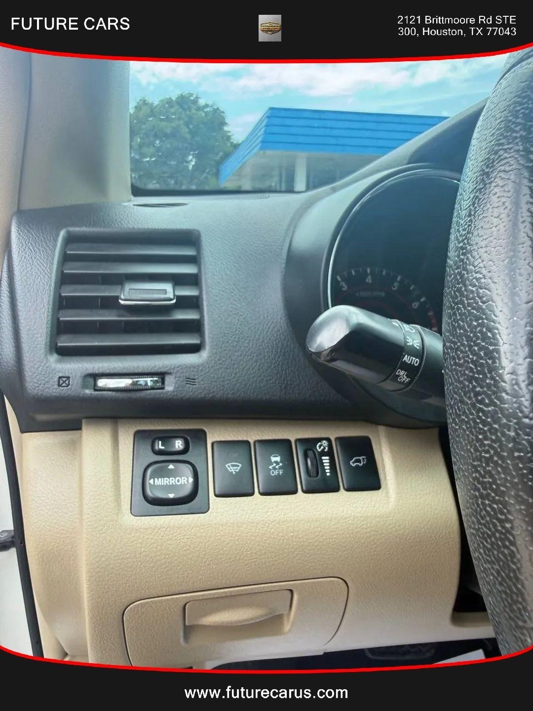 Toyota Highlander  2012
