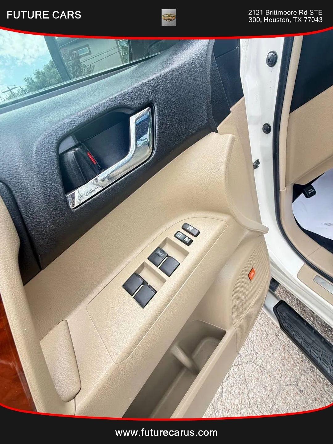 Toyota Highlander  2012