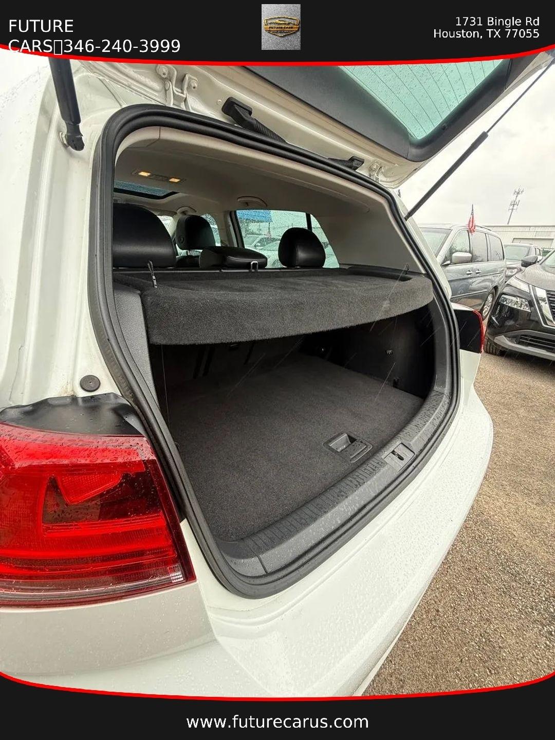 2017 Volkswagen Golf Wolfsburg Edition - Photo 12