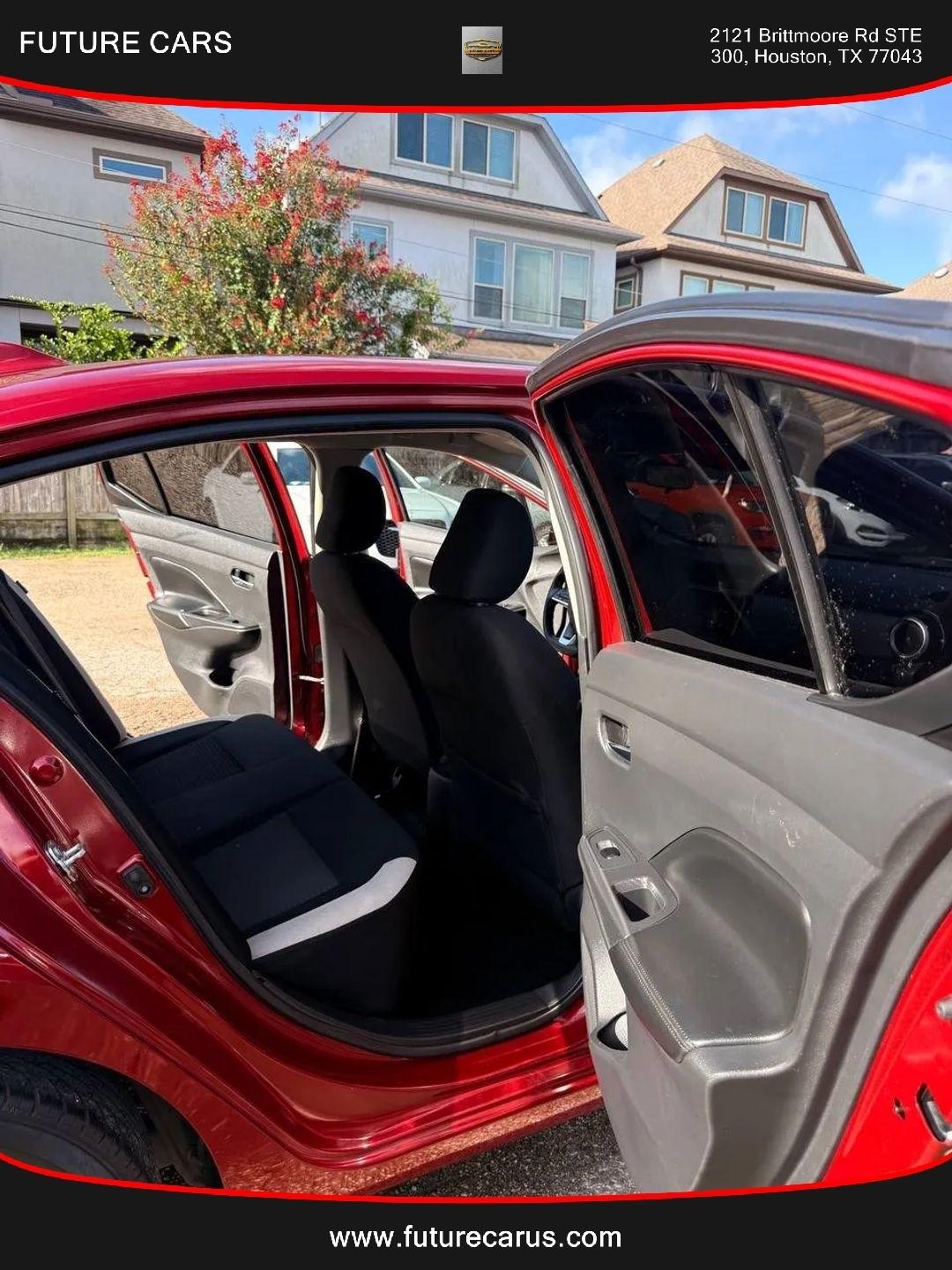Nissan Versa  2020