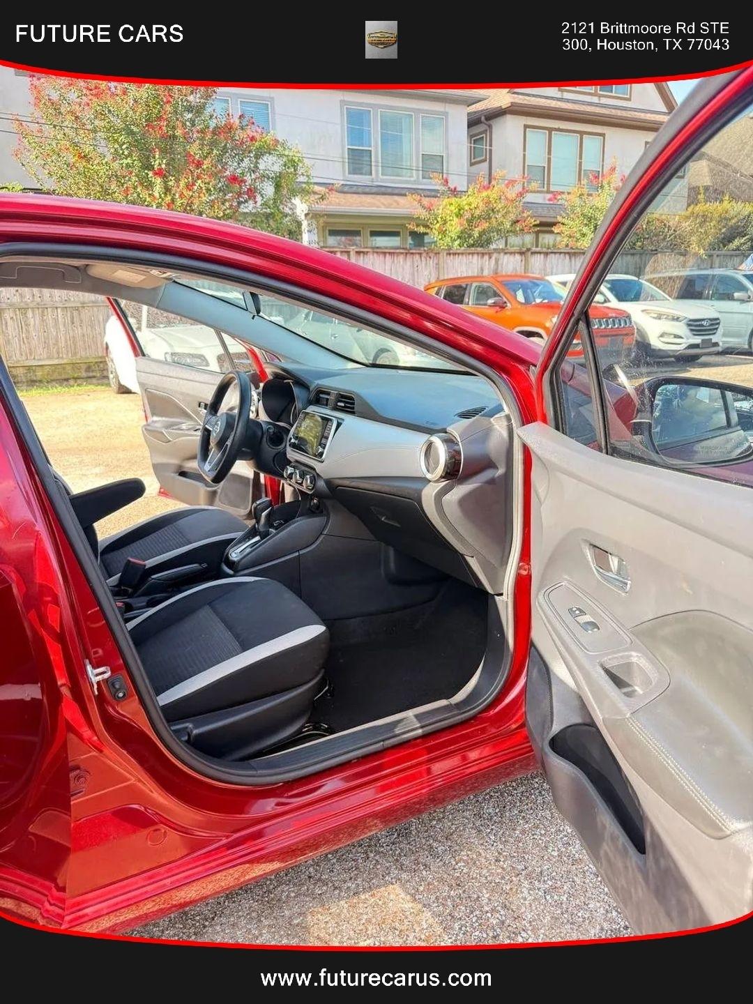 Nissan Versa  2020