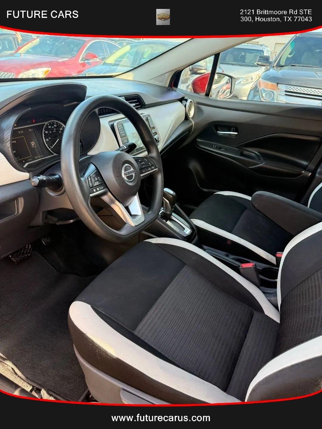 Nissan Versa  2020