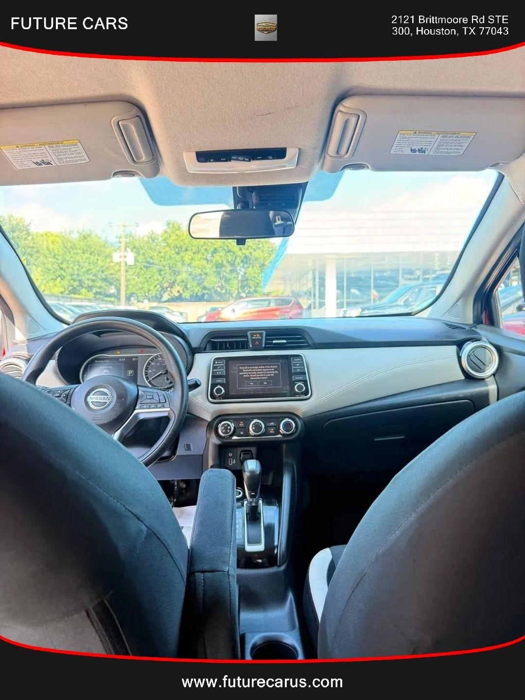 Nissan Versa  2020
