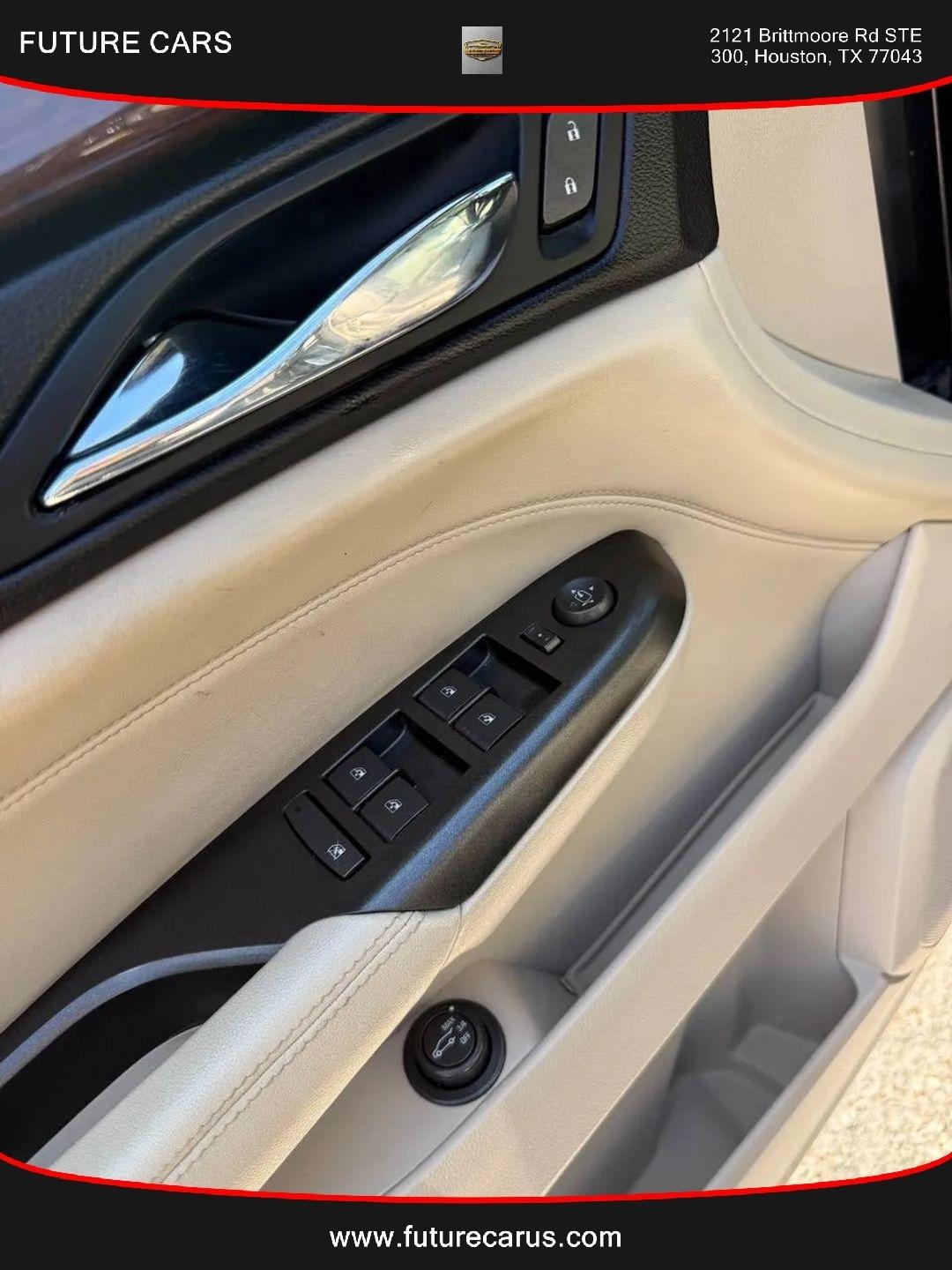 Cadillac SRX  2012