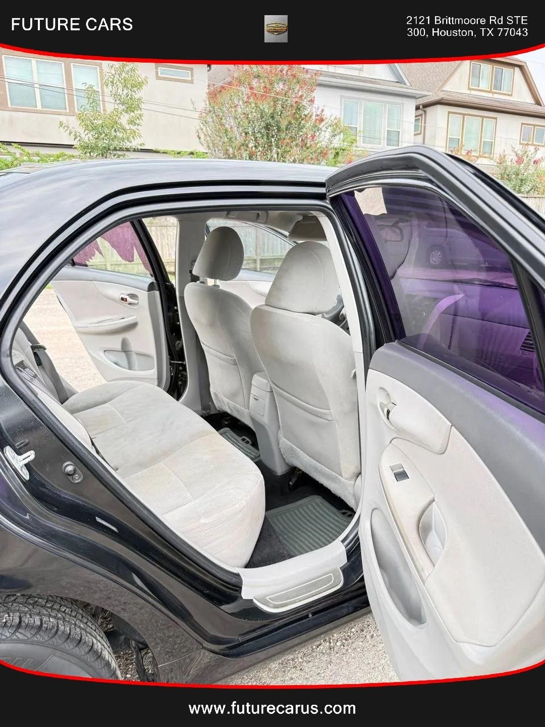 Toyota Corolla  2010