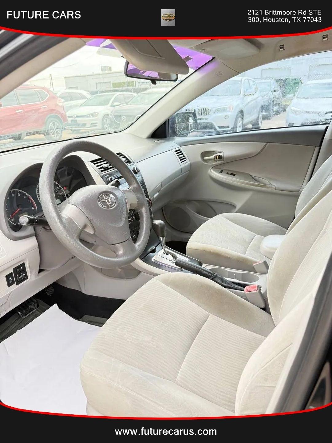Toyota Corolla  2010