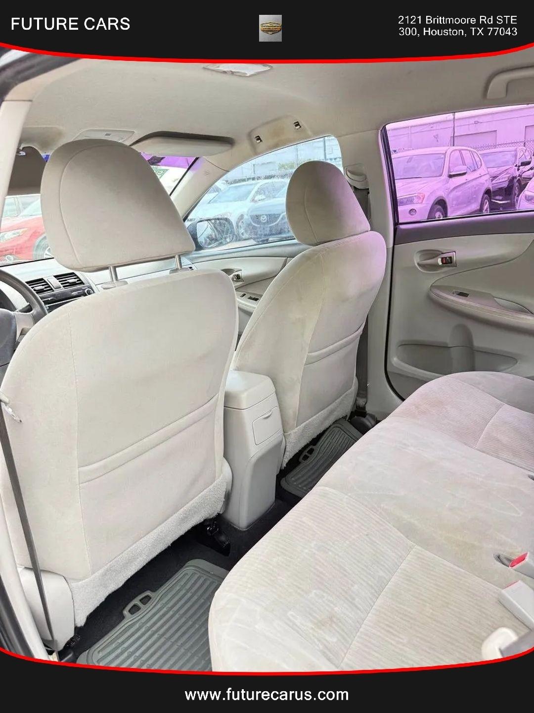 Toyota Corolla  2010