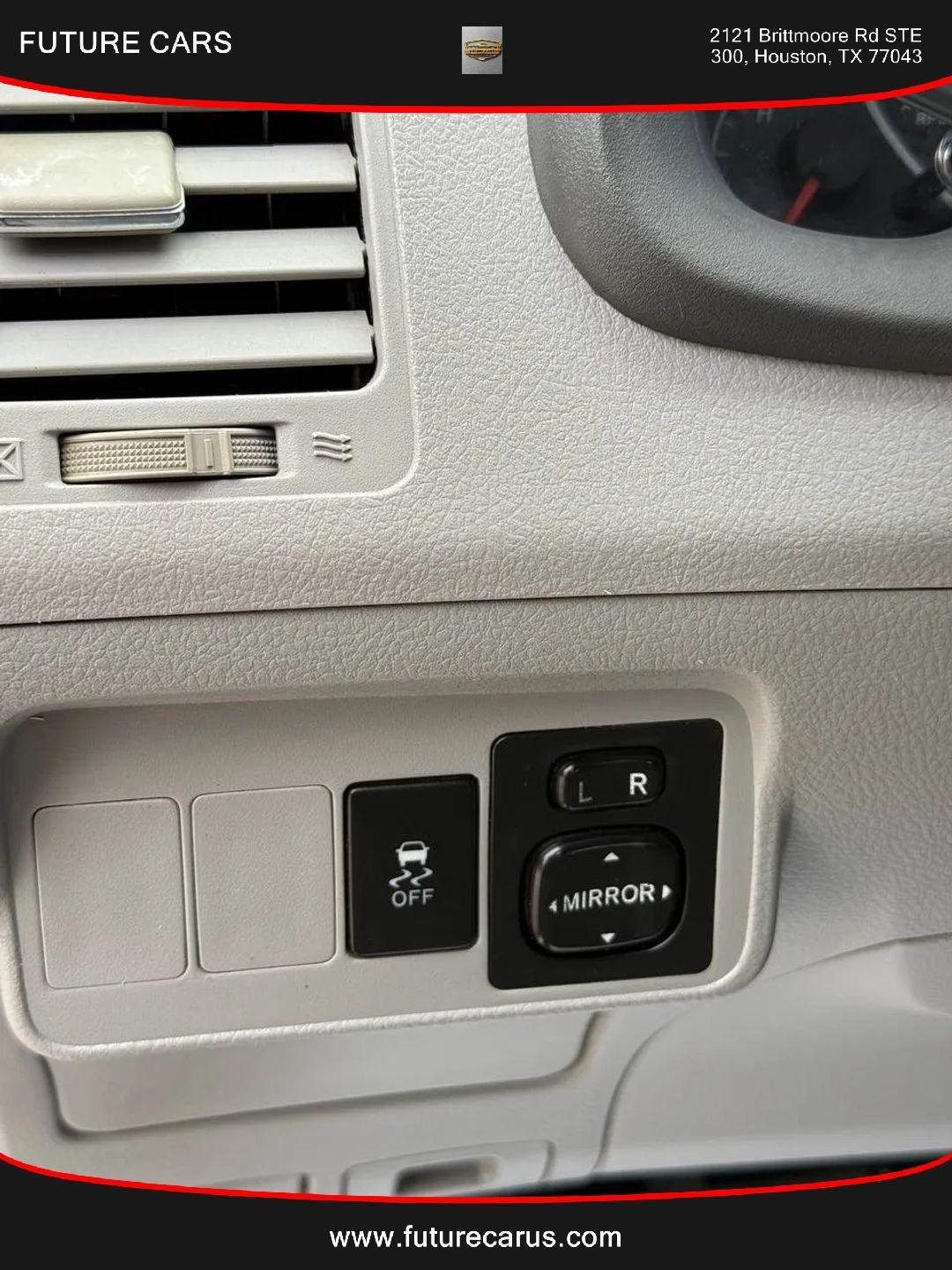 Toyota Corolla  2010