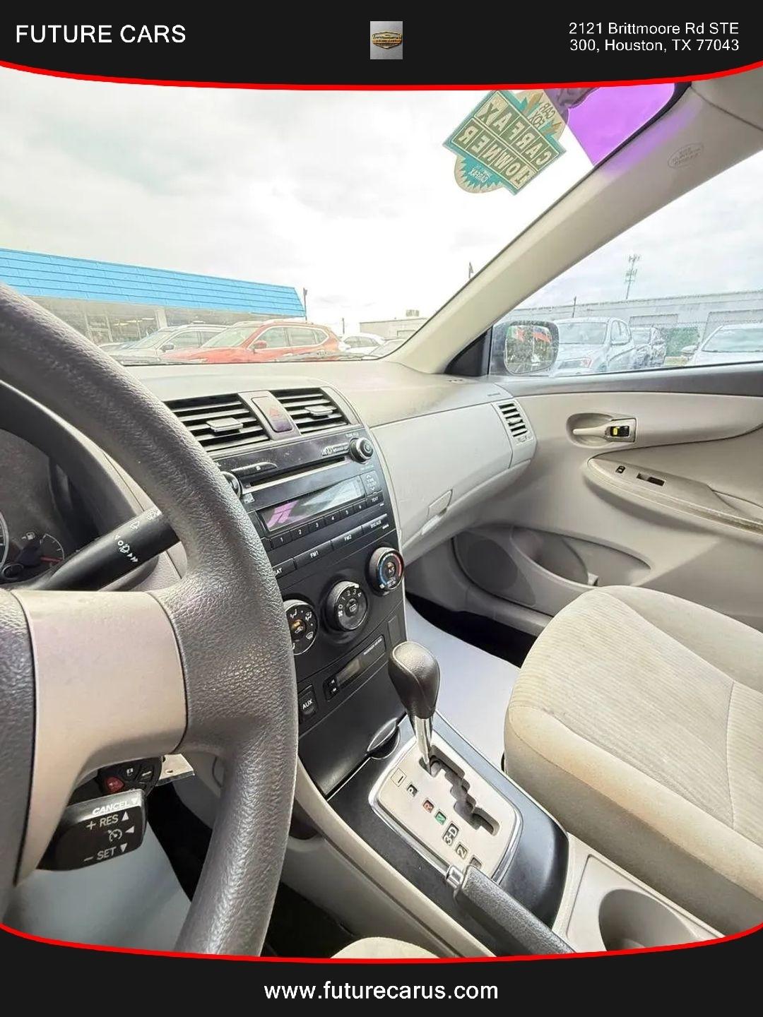 Toyota Corolla  2010
