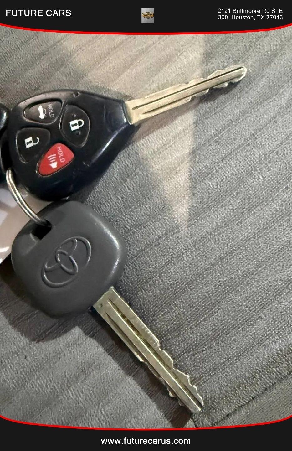Toyota Corolla  2010