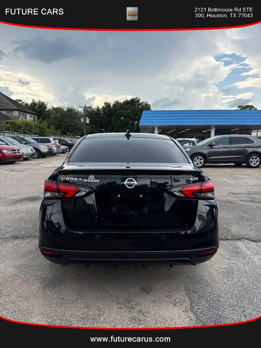 Nissan Versa  2020
