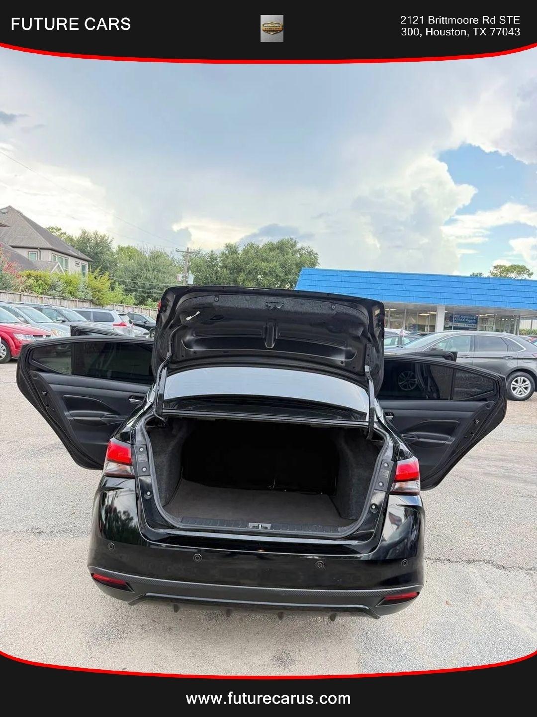 Nissan Versa  2020