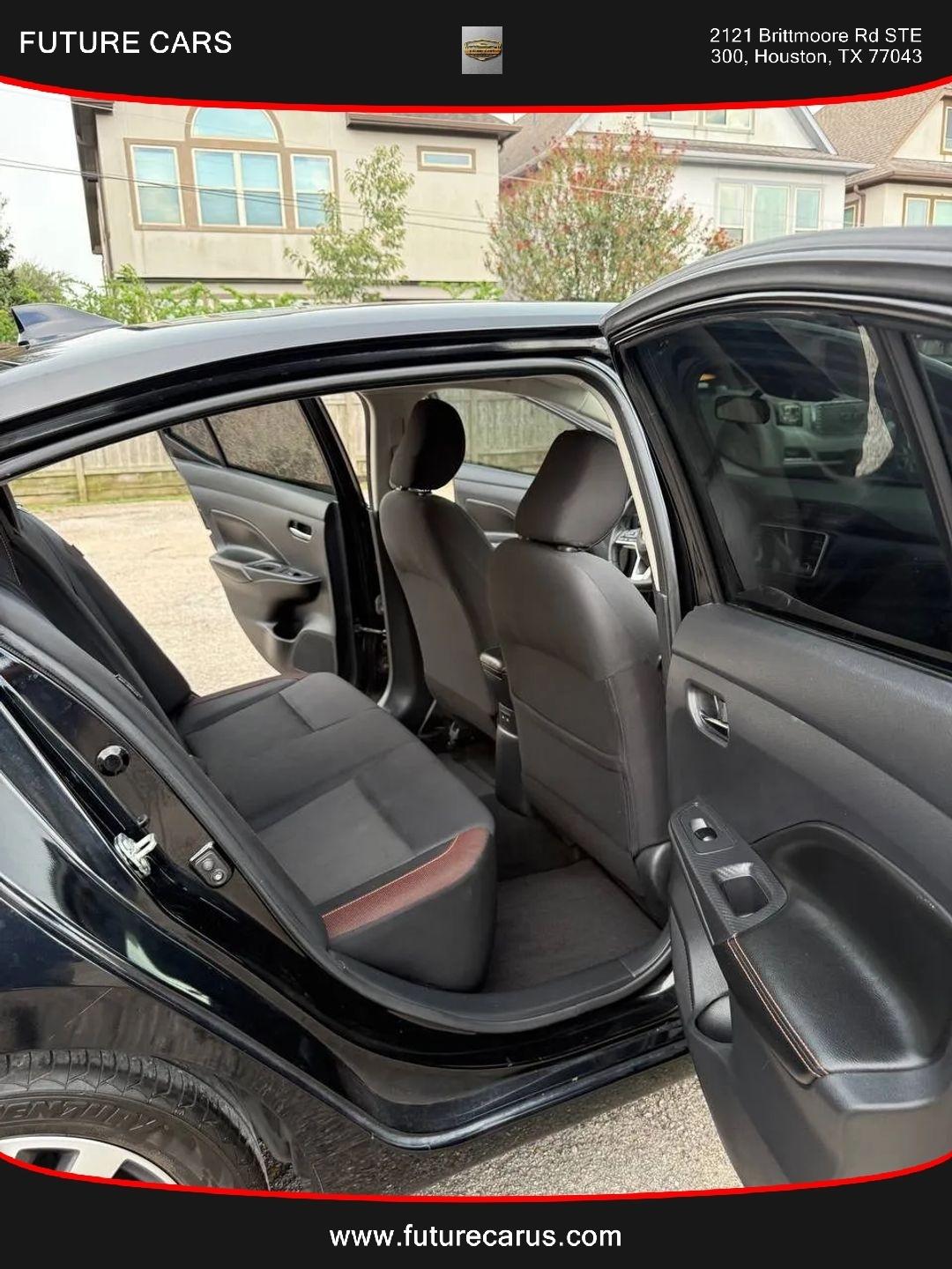 Nissan Versa  2020
