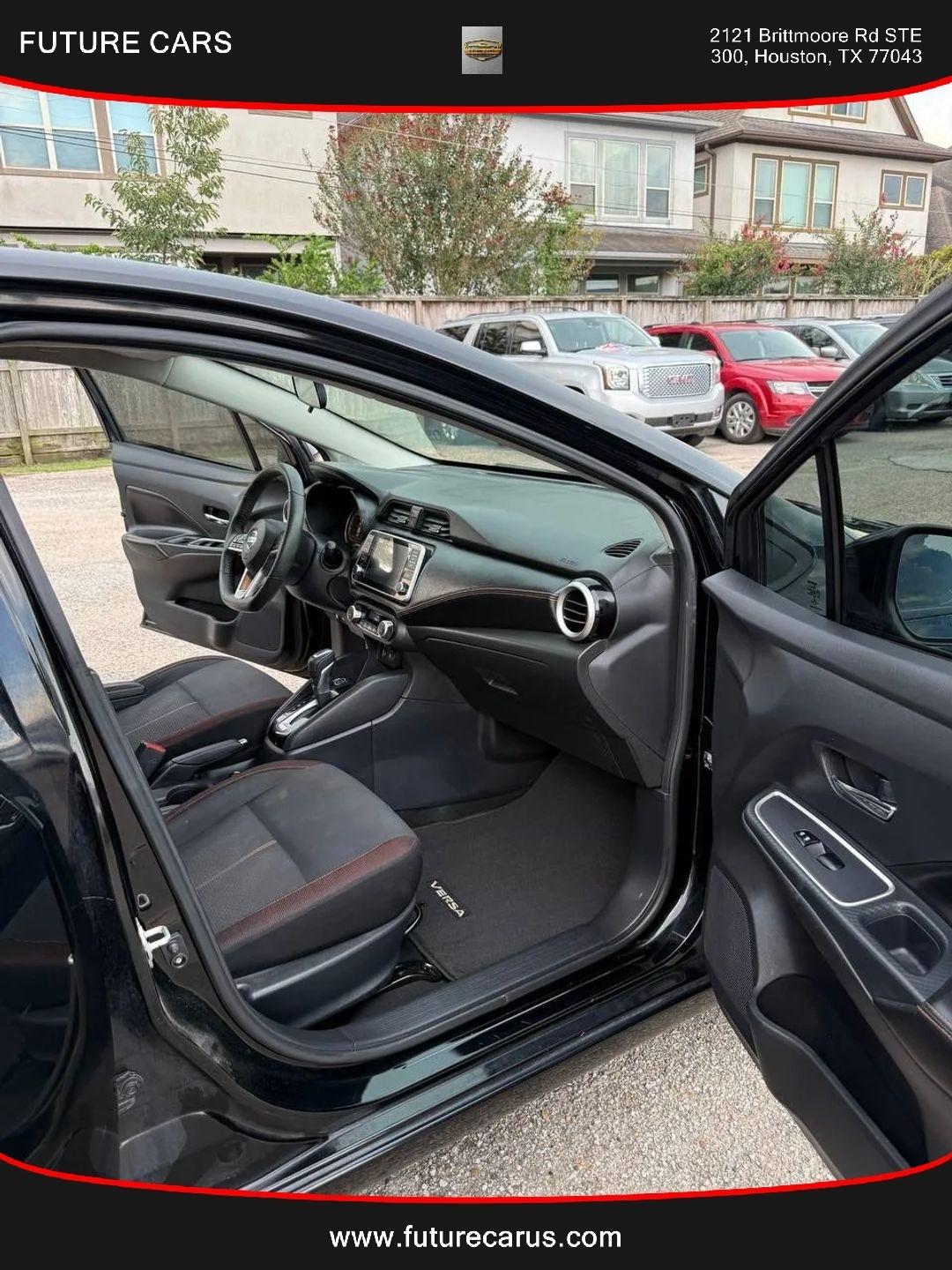 Nissan Versa  2020