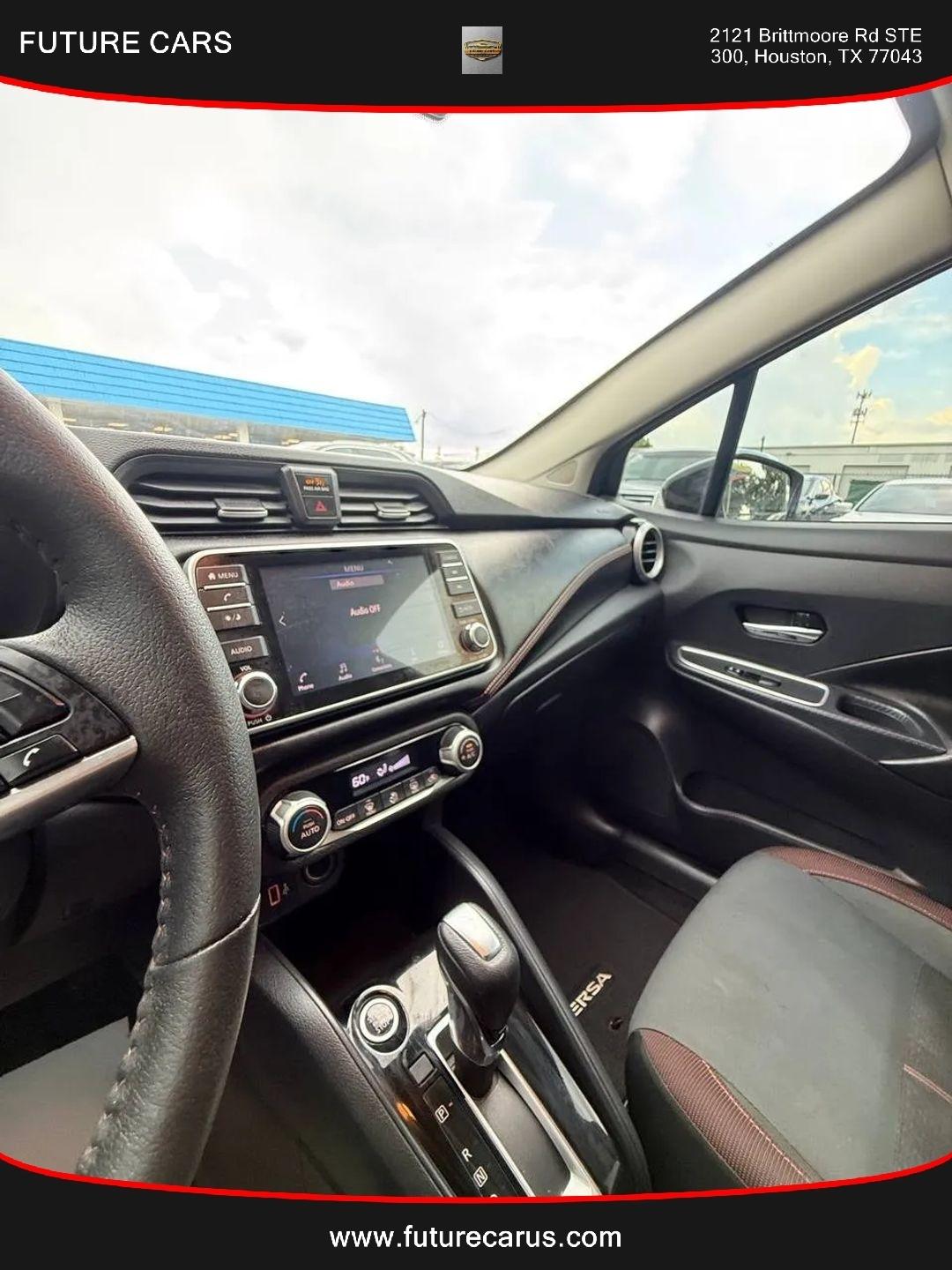 Nissan Versa  2020