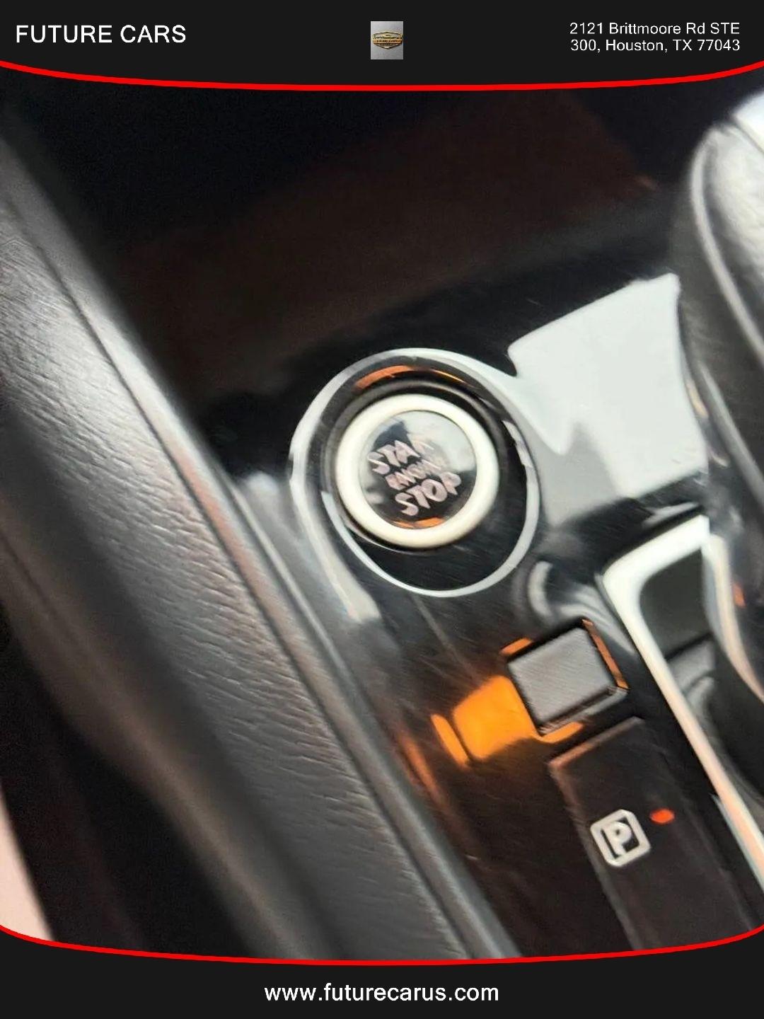 Nissan Versa  2020
