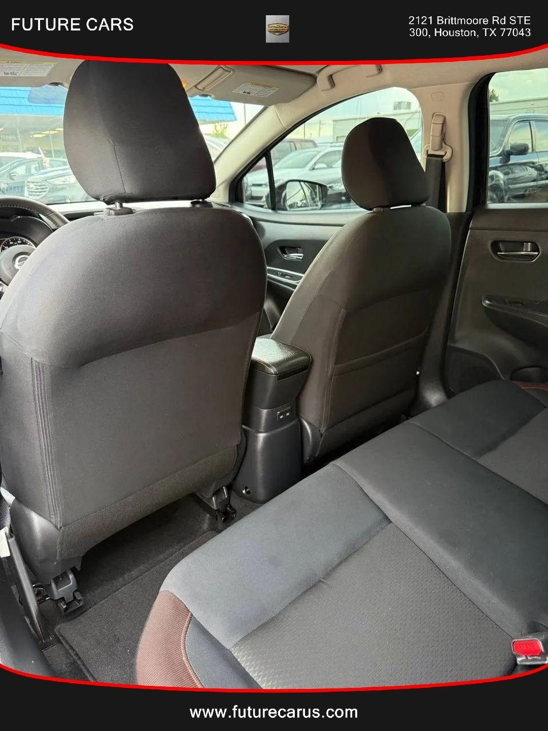 Nissan Versa  2020