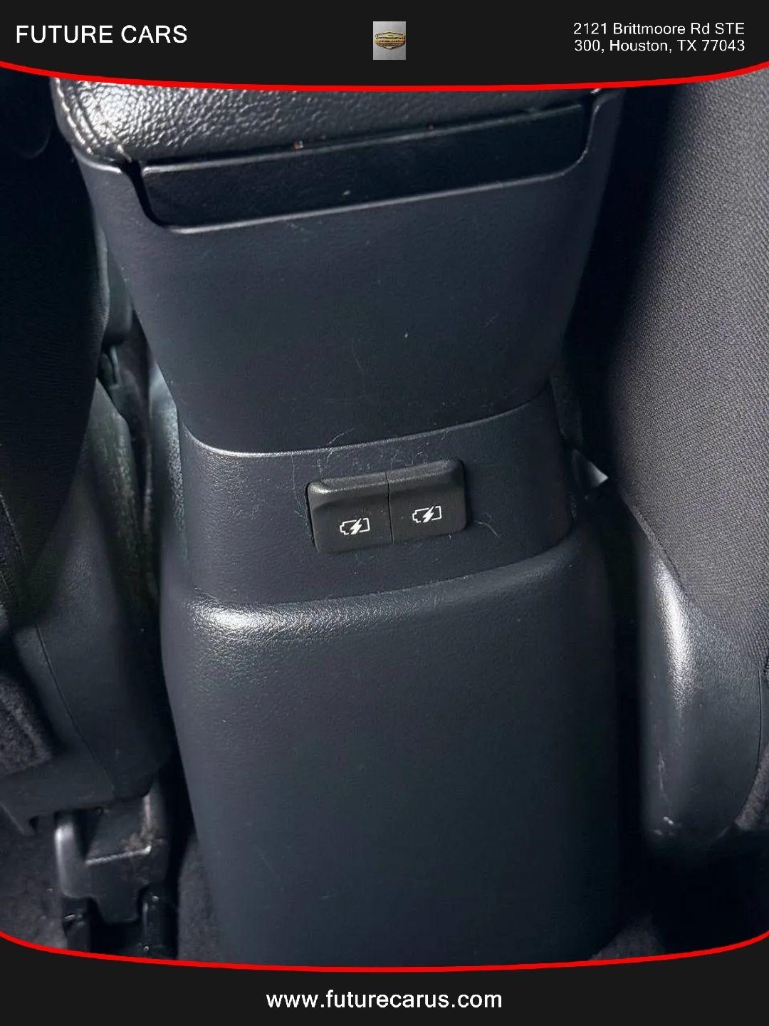 Nissan Versa  2020