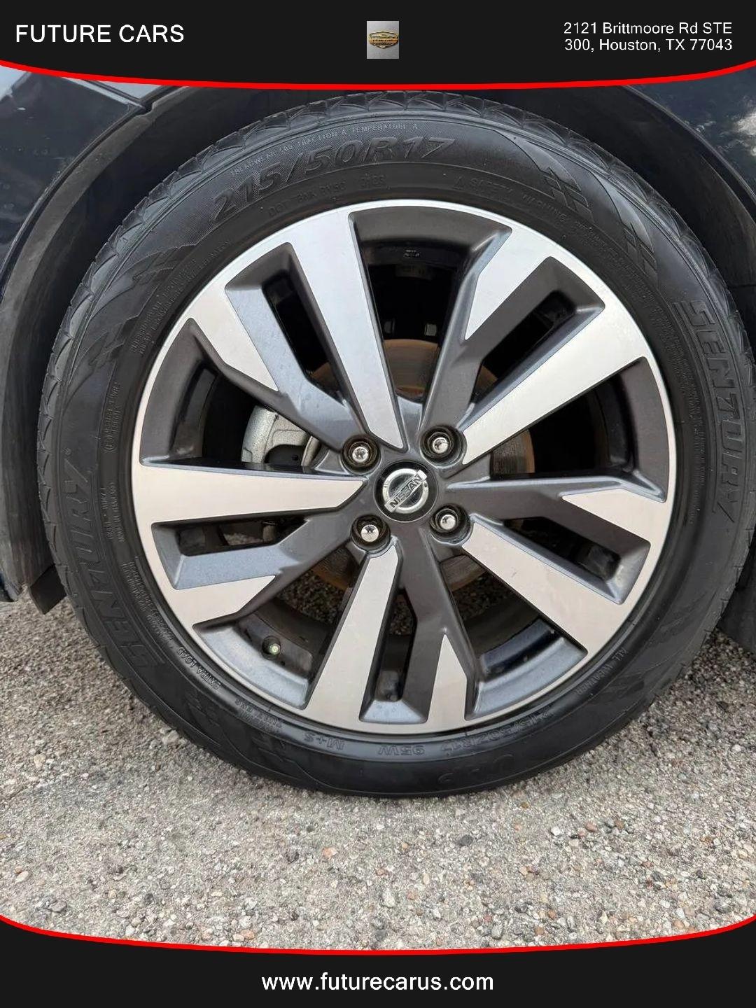 Nissan Versa  2020