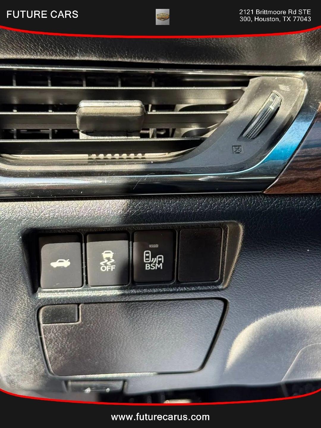 Toyota Avalon  2015