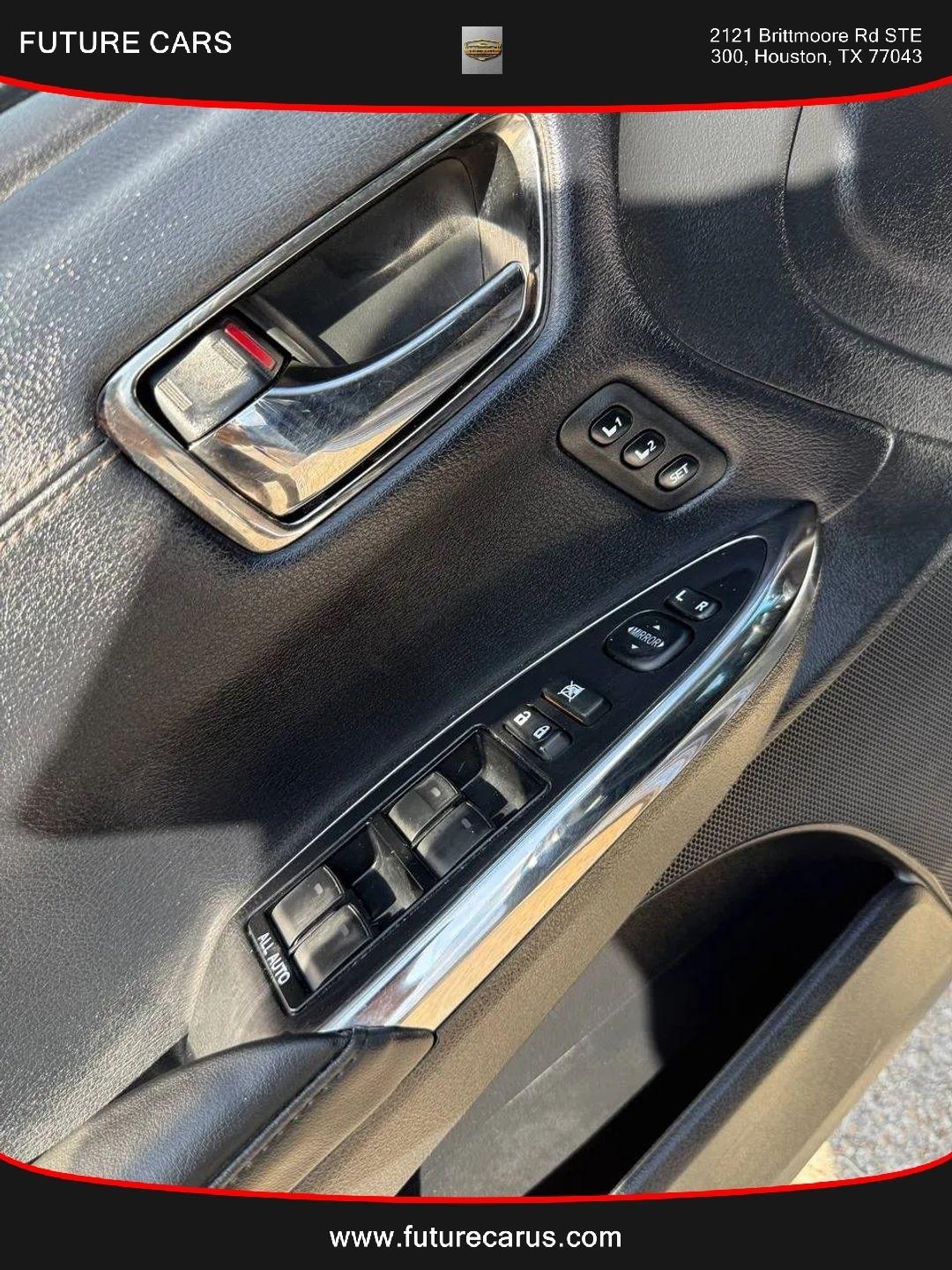 Toyota Avalon  2015