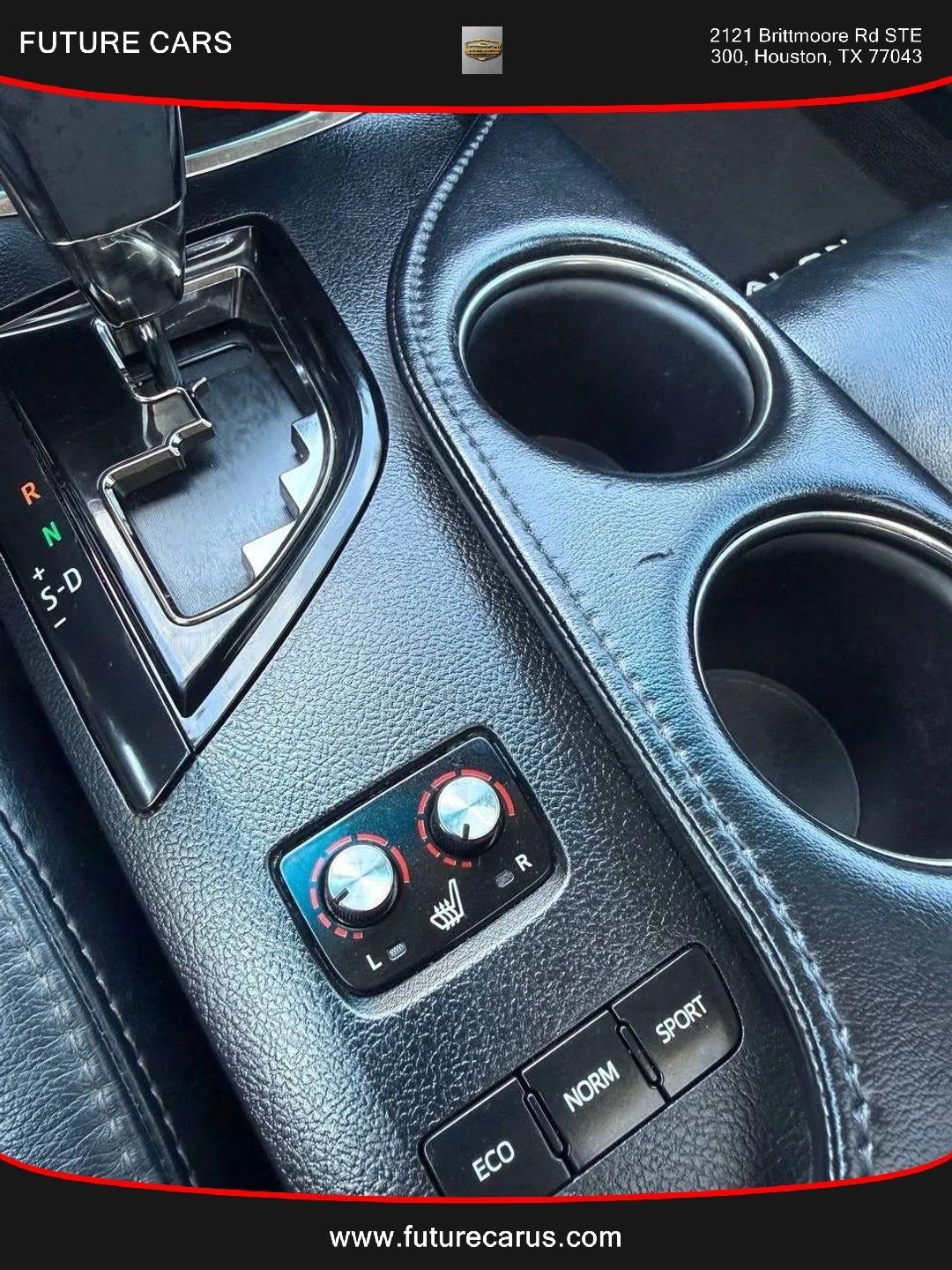 Toyota Avalon  2015