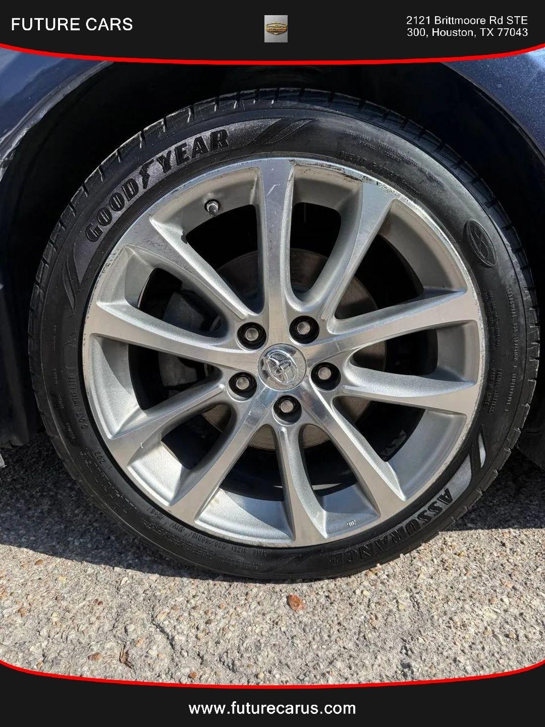 Toyota Avalon  2015