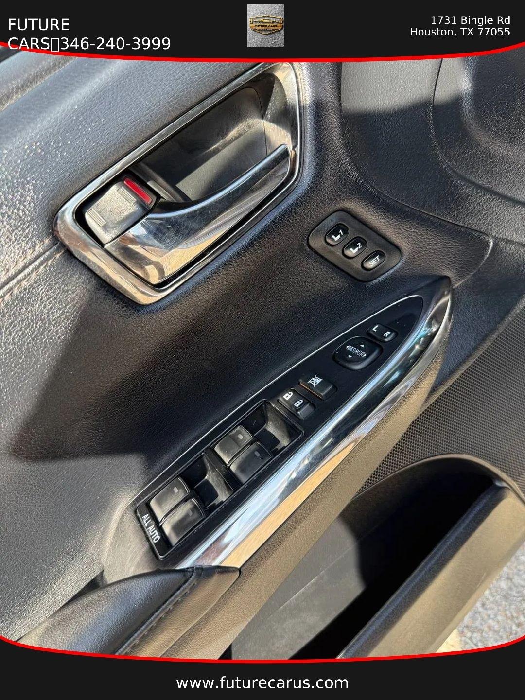 Toyota Avalon  2015