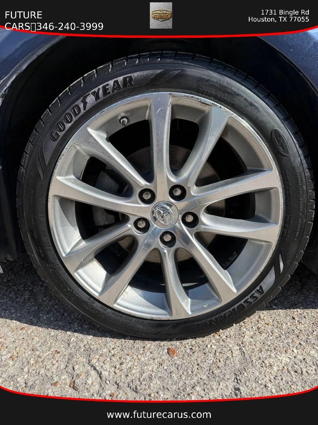 Toyota Avalon  2015