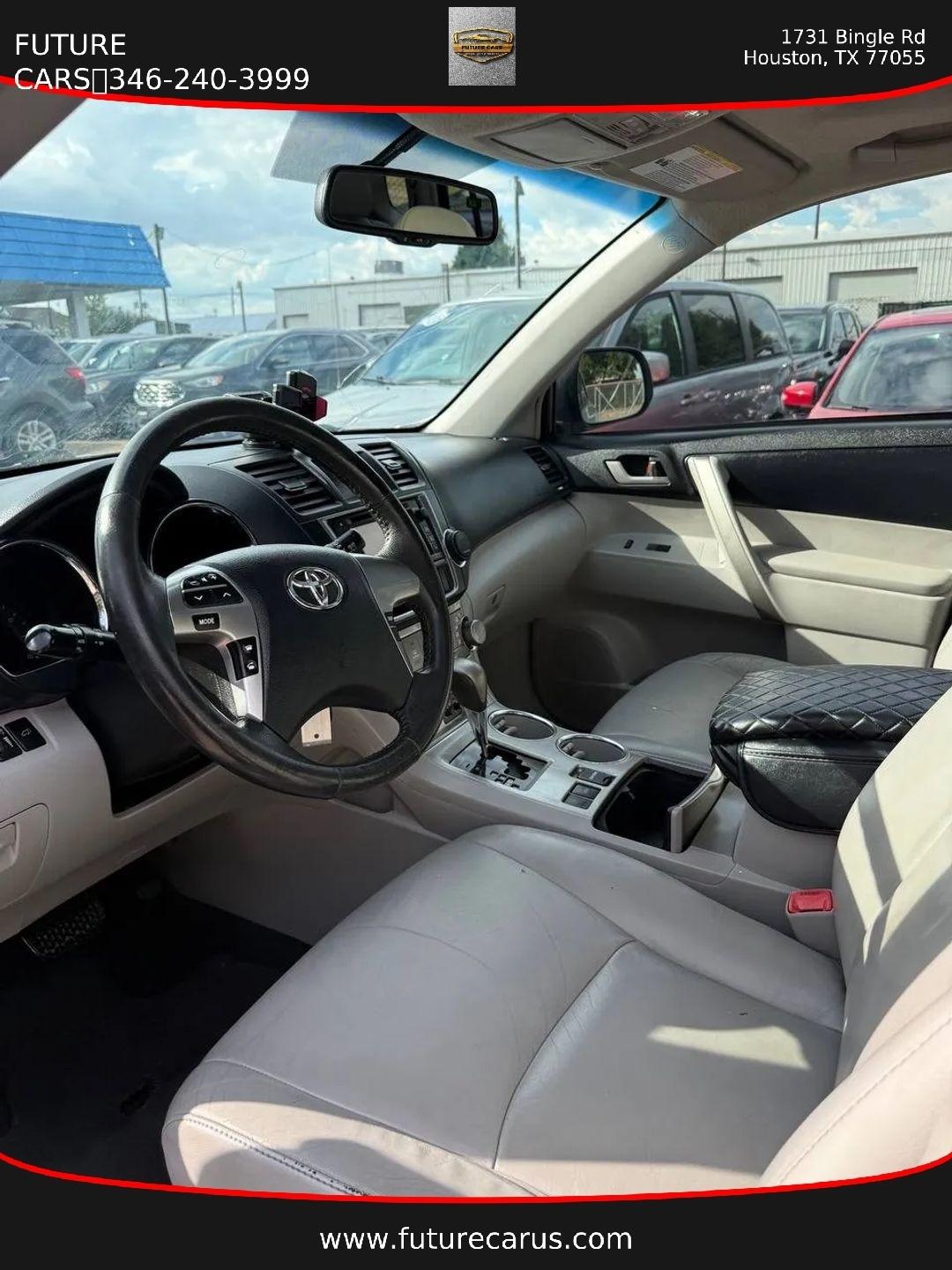 Toyota Highlander  2013