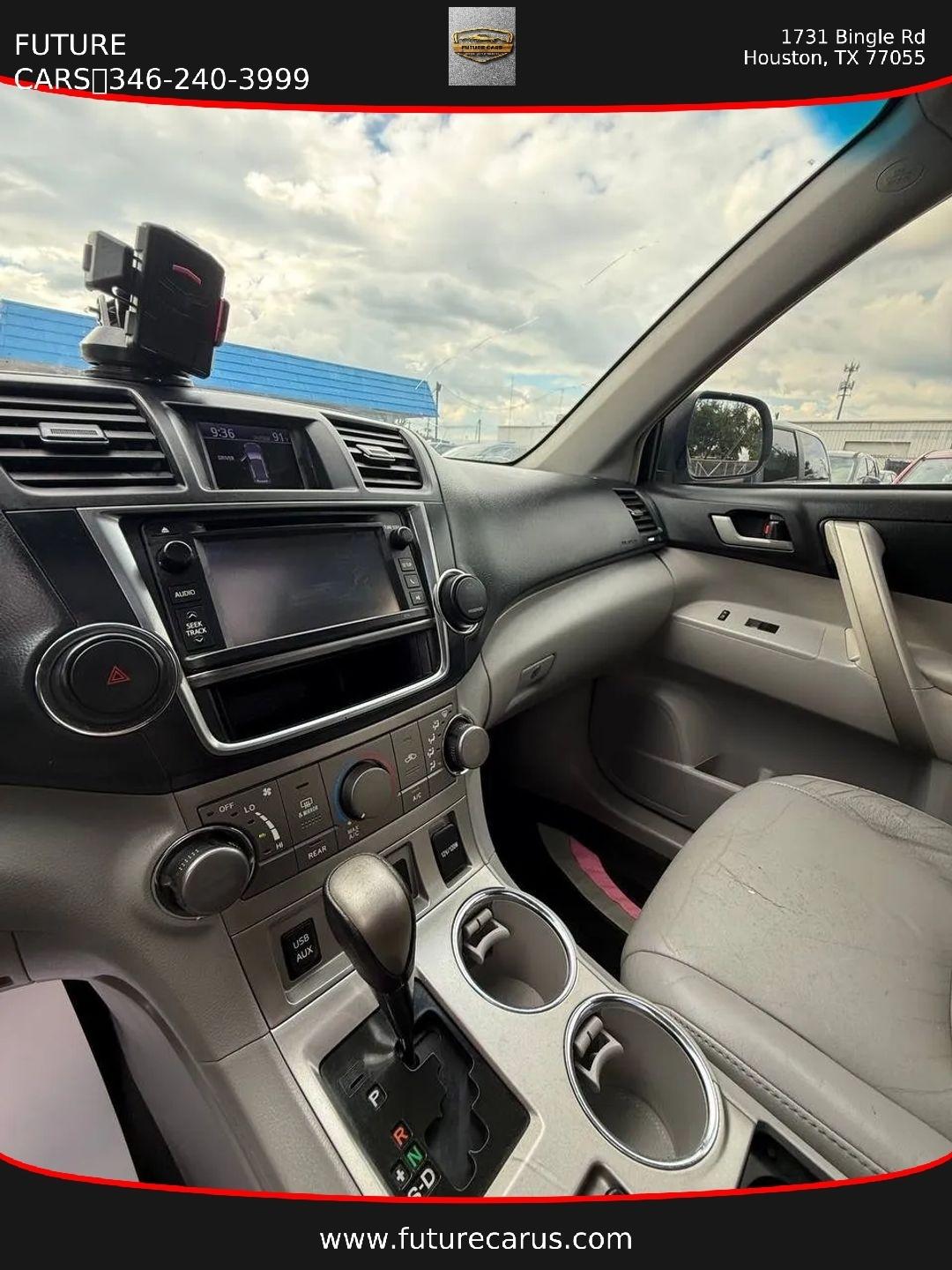 Toyota Highlander  2013