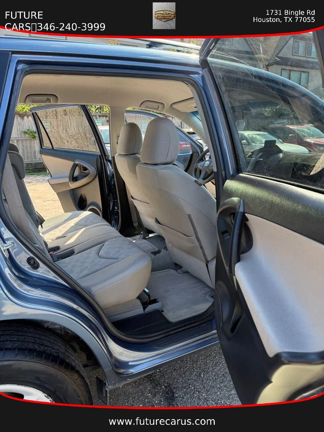 Toyota RAV4  2010