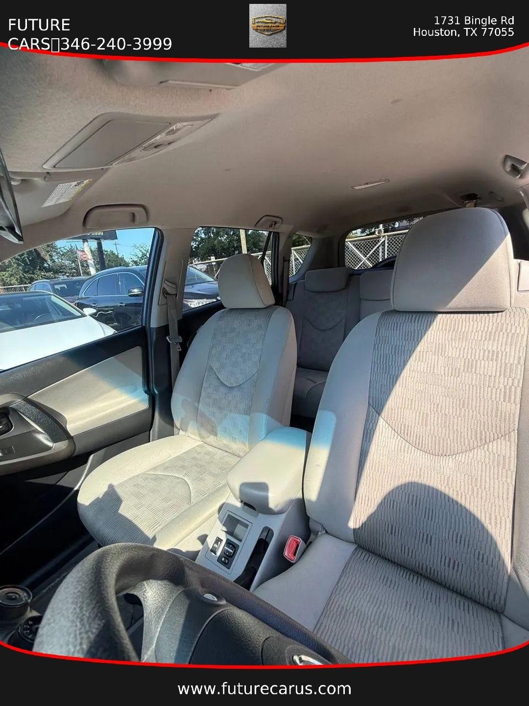 Toyota RAV4  2010