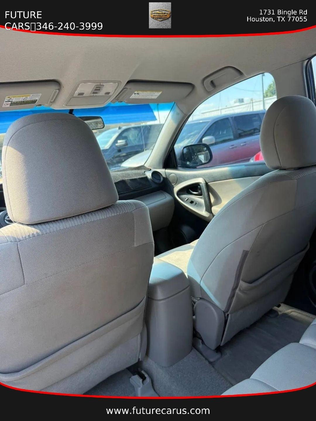 Toyota RAV4  2010