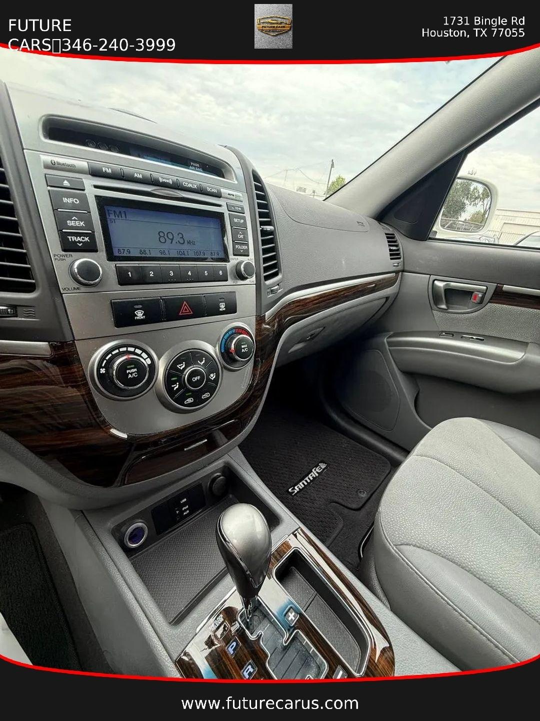Hyundai Santa Fe  2012