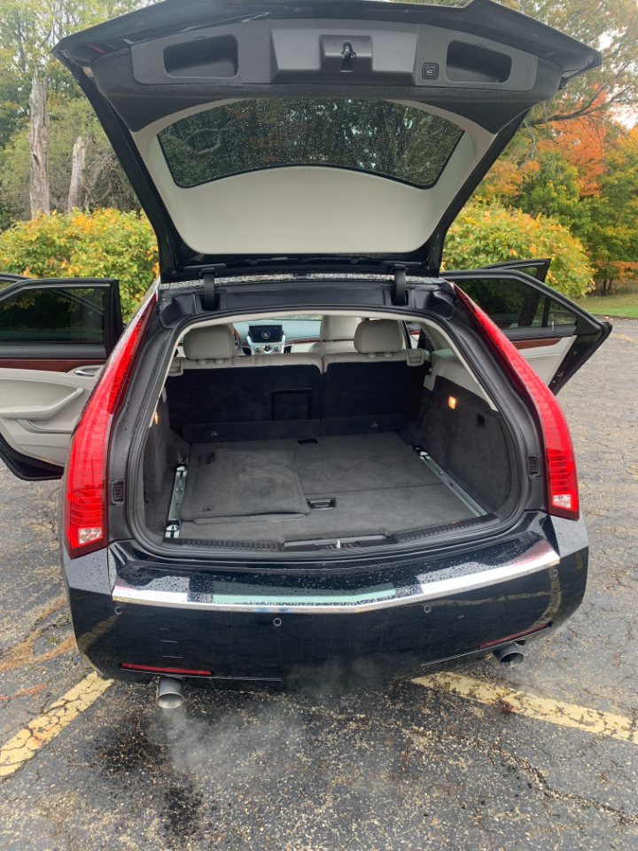 Cadillac CTS Wagon 5dr Wgn 3.0L Luxury AWD 2010