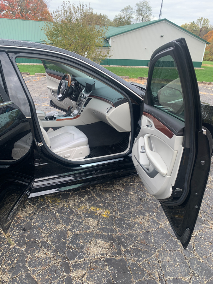 Cadillac CTS Wagon 5dr Wgn 3.0L Luxury AWD 2010