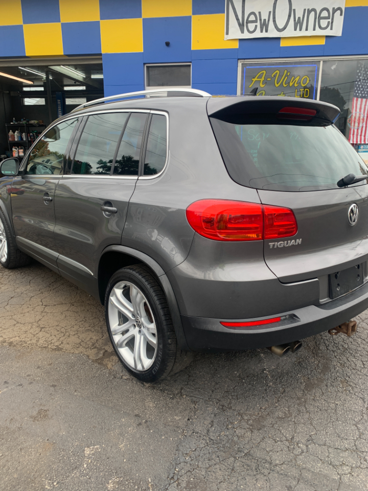 Volkswagen Tiguan 2WD 4dr Auto SE w/Sunroof & Nav *Ltd Avail* 2013